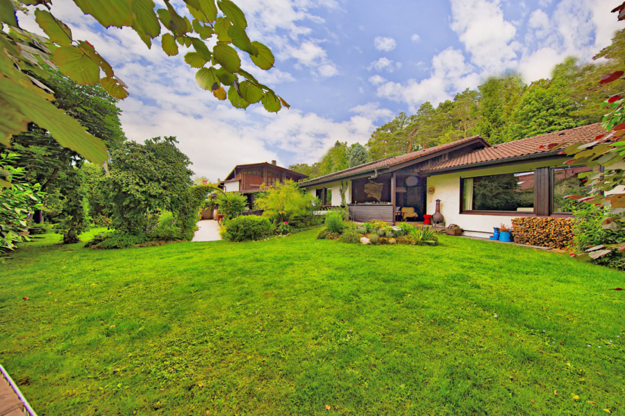 Einfamilienhaus mit XXL-Doppelgarage in Geretsried, 82538 Geretsried, Bungalow